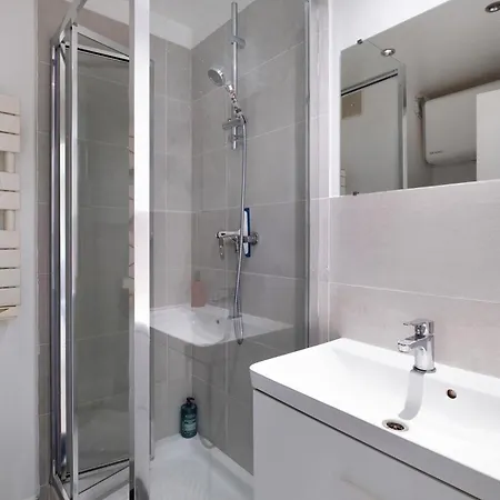 Aube Marine 2p Vue Mer, Piscine * 昂蒂布